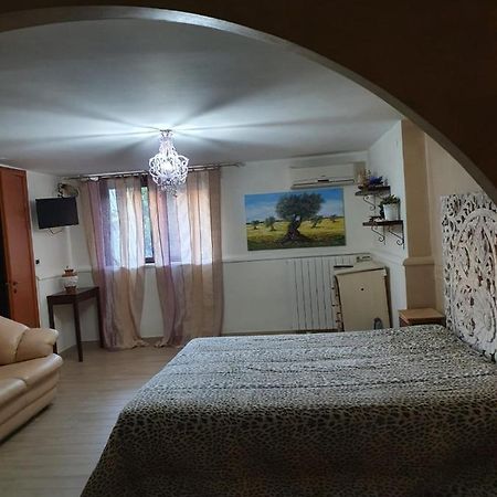 Bed And Breakfast Da "Cenzino" Crispiano Exterior foto