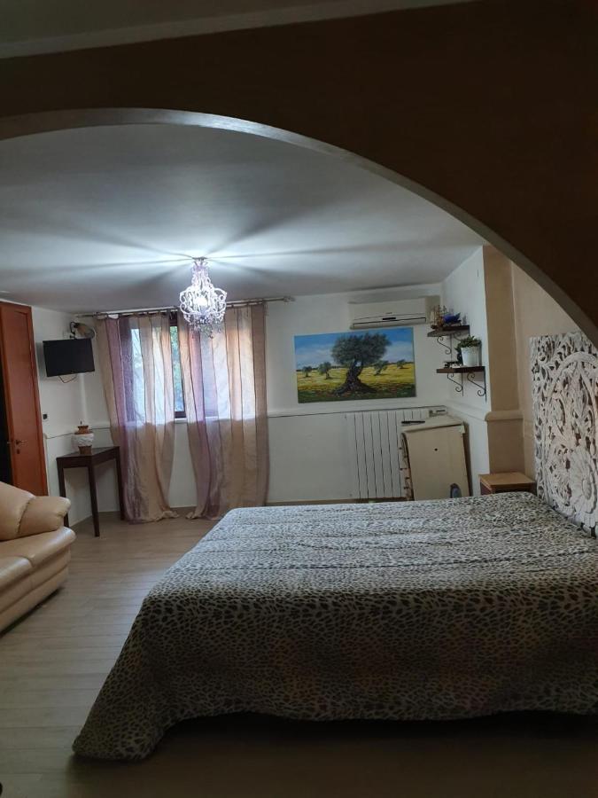 Bed And Breakfast Da "Cenzino" Crispiano Exterior foto